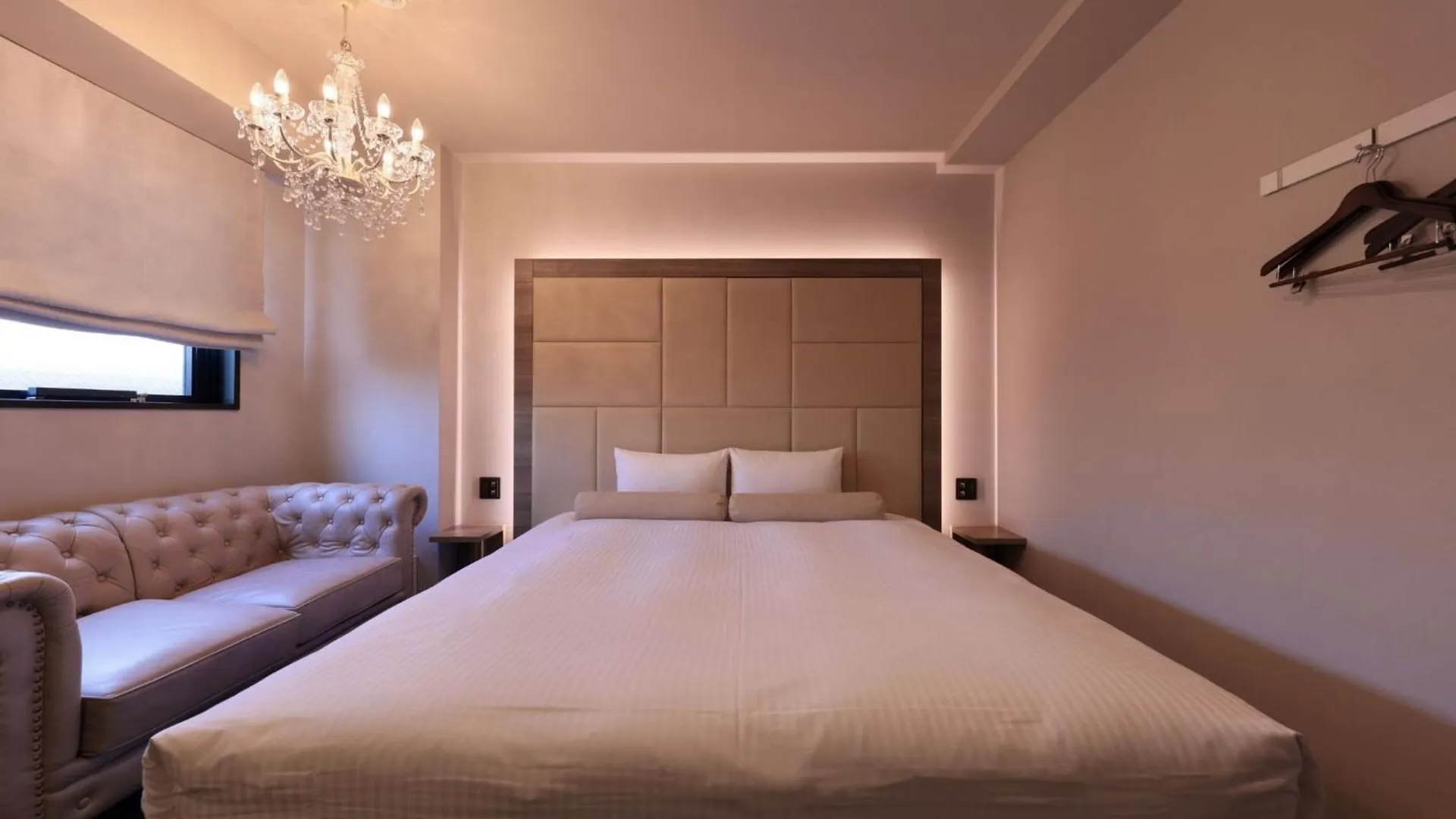 Dotonbori Crystal Hotel - Vacation Stay 77453V أوساكا